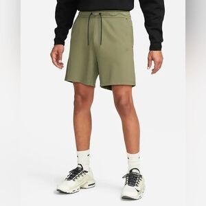 Nike Sportswear Tech Fleece Lightweight Olive Green Shorts DX0828-222 Men’s XL